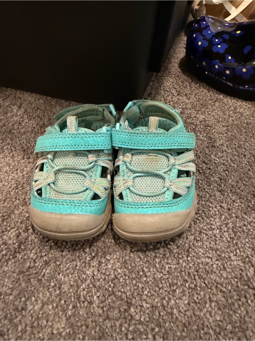 Kids Aqua Closed-Toe Sandals - Teal